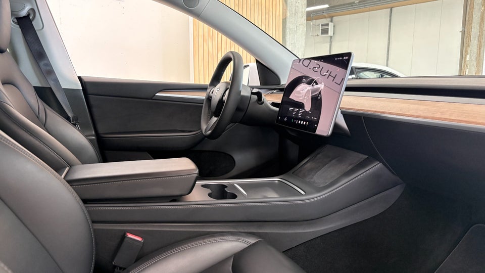 Tesla Model Y Long Range AWD 5d
