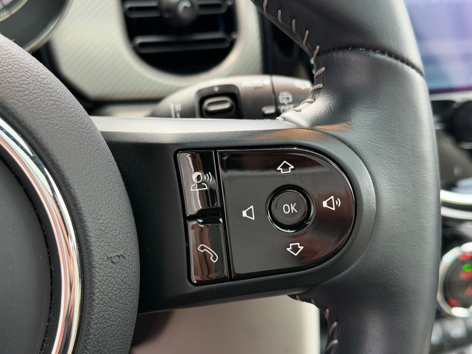 MINI Cooper SE Maximise 3d