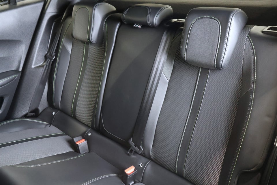 Peugeot e-2008 54 GT 5d