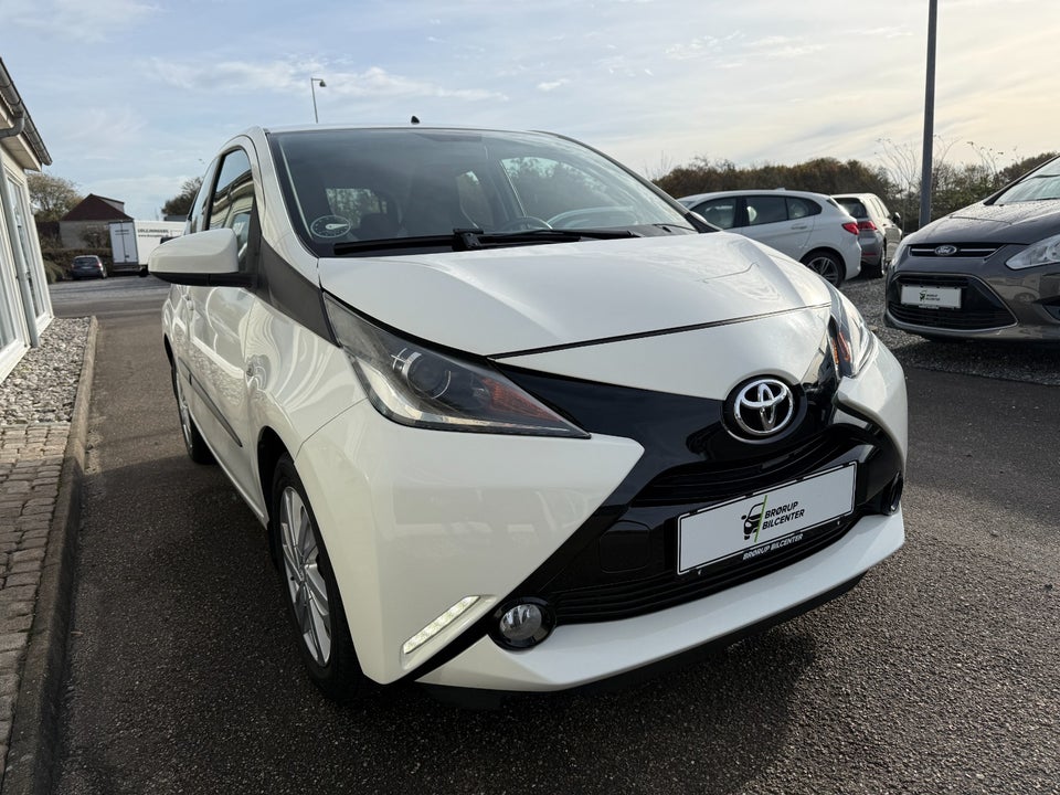 Toyota Aygo 1,0 VVT-i x-press 5d
