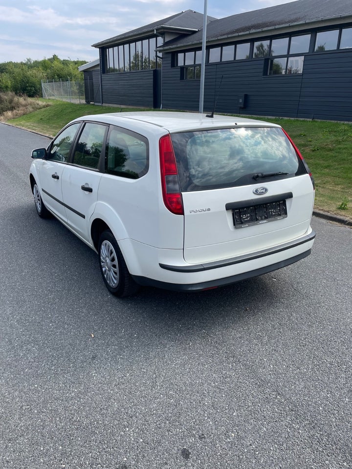 Ford Focus 1,6 Trend 100 5d
