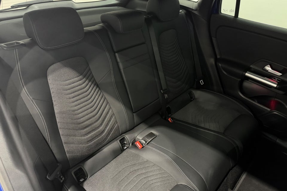 Mercedes EQA300 Progressive 4Matic 5d