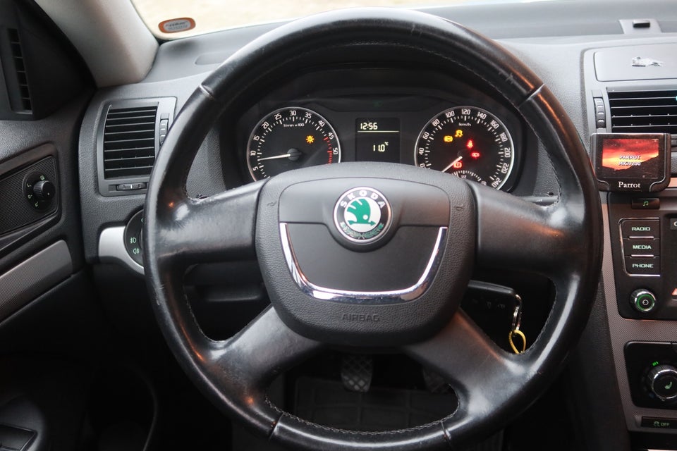 Skoda Octavia 1,6 TDi 105 Elegance 5d