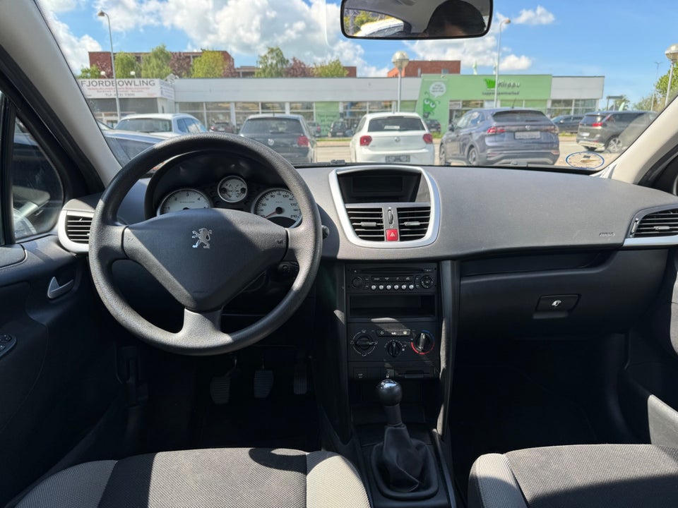 Peugeot 207 1,6 HDi XR 5d