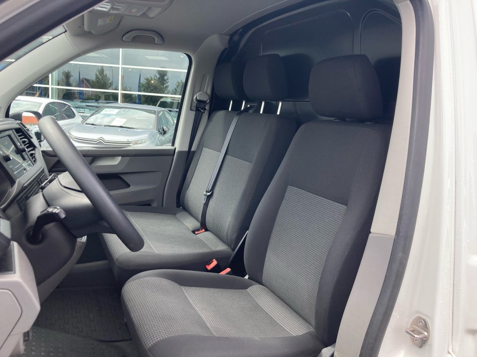 VW Transporter 2,0 TDi 150 Kassevogn DSG lang