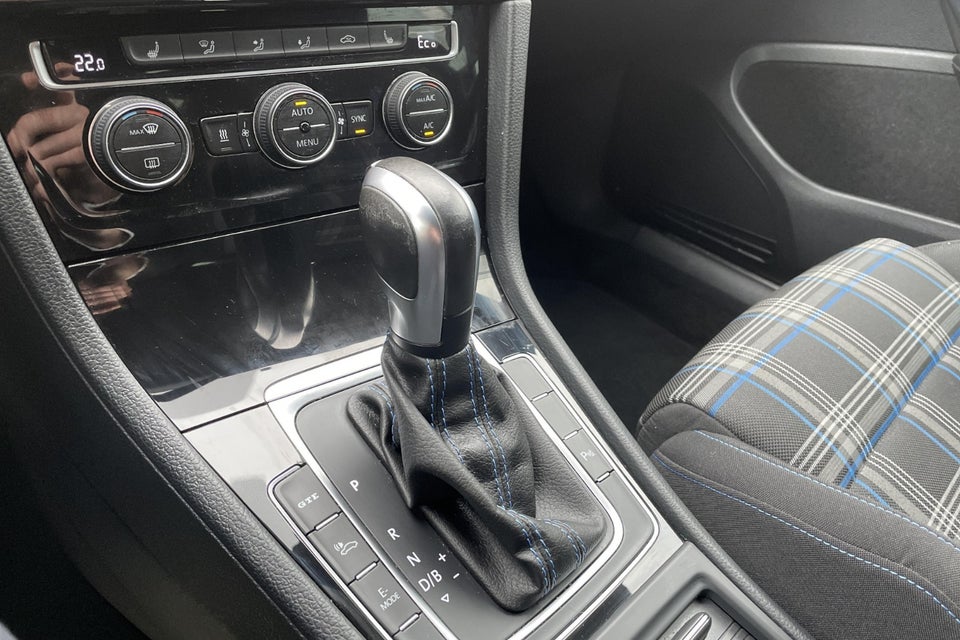 VW Golf VII 1,4 GTE DSG 5d