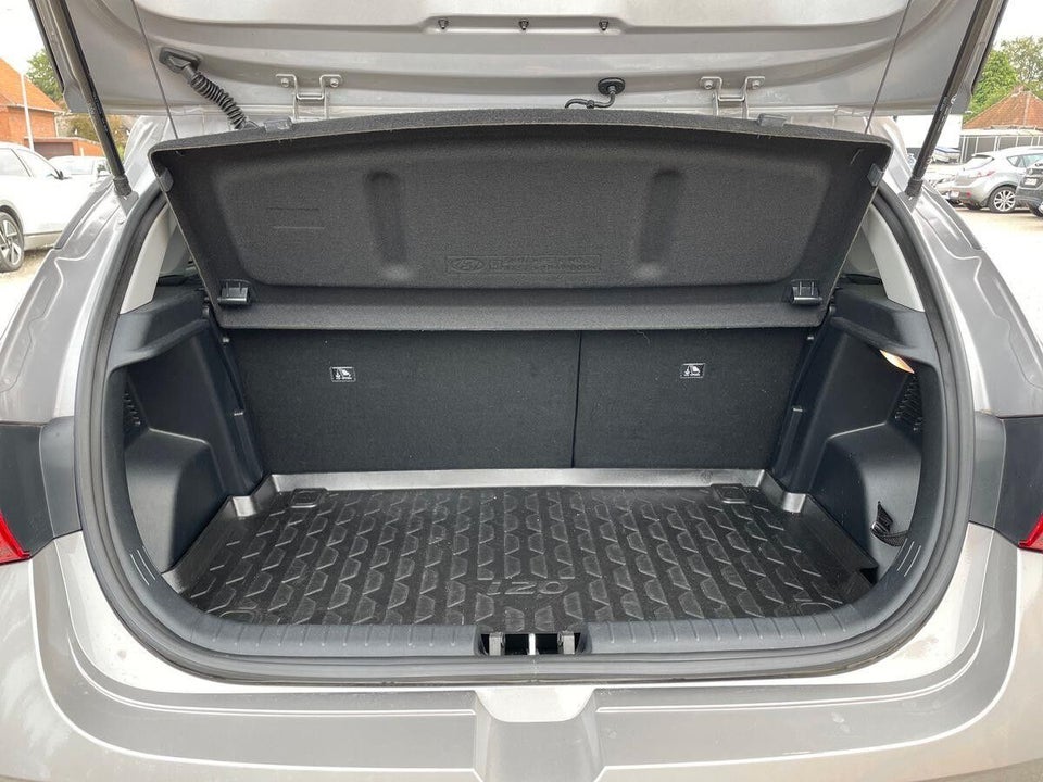 Hyundai i20 1,0 T-GDi Essential DCT 5d