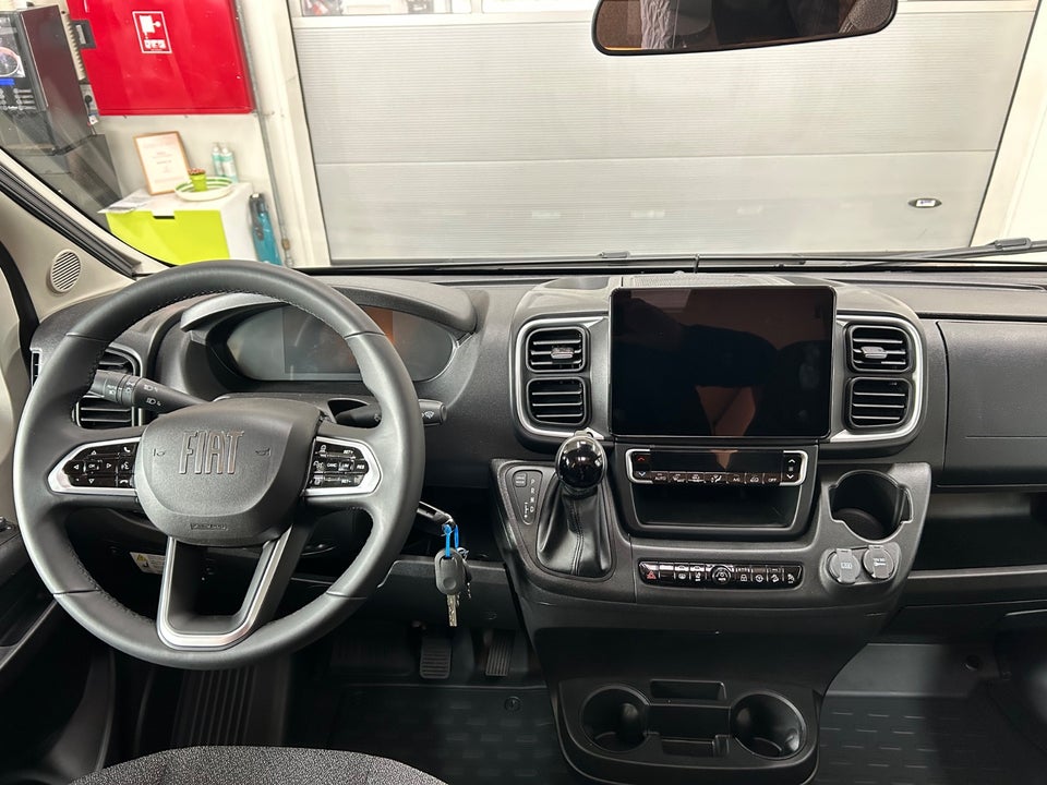 Carado V347 PRO+ 2,2 JTD 140 aut. 2d