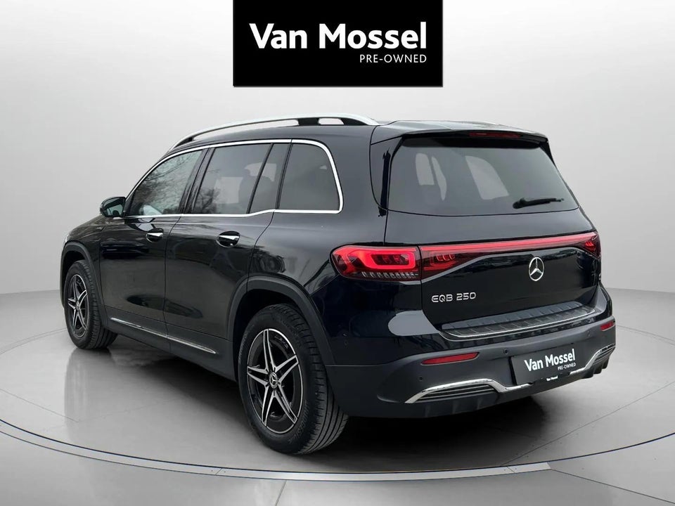 Mercedes EQB250 AMG Line 5d