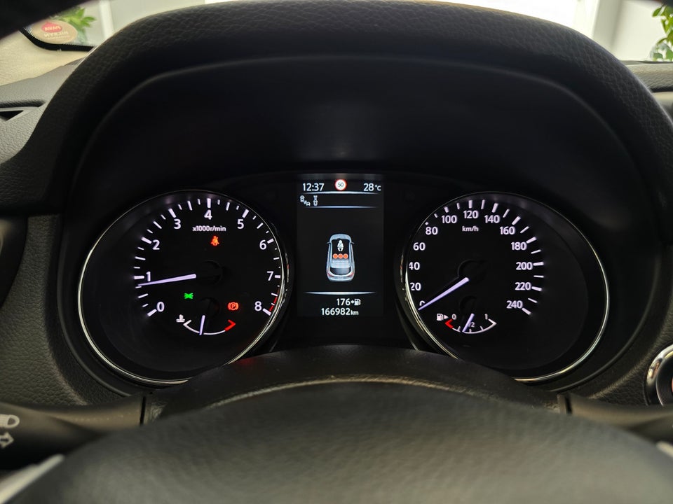 Nissan Qashqai 1,6 Dig-T 163 Tekna 5d