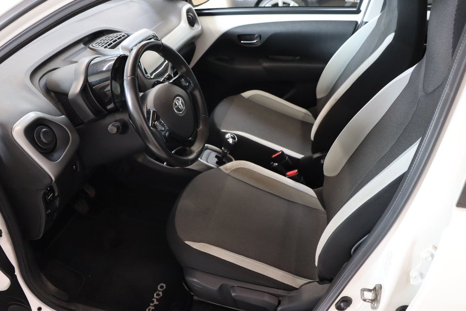 Toyota Aygo 1,0 VVT-i x-wave x-shift 5d