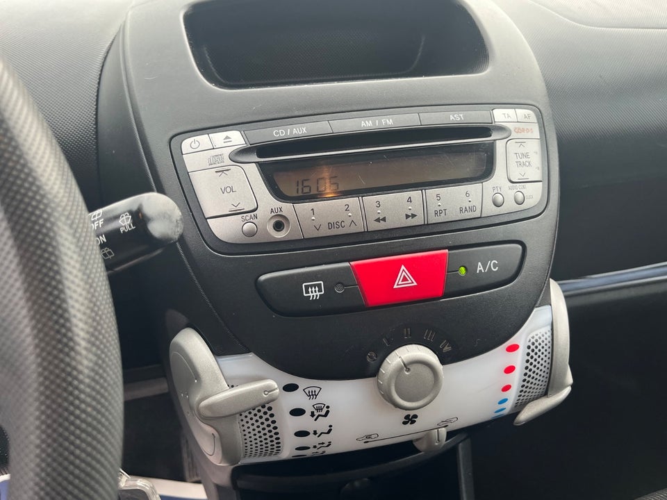 Peugeot 107 1,0 Active 5d