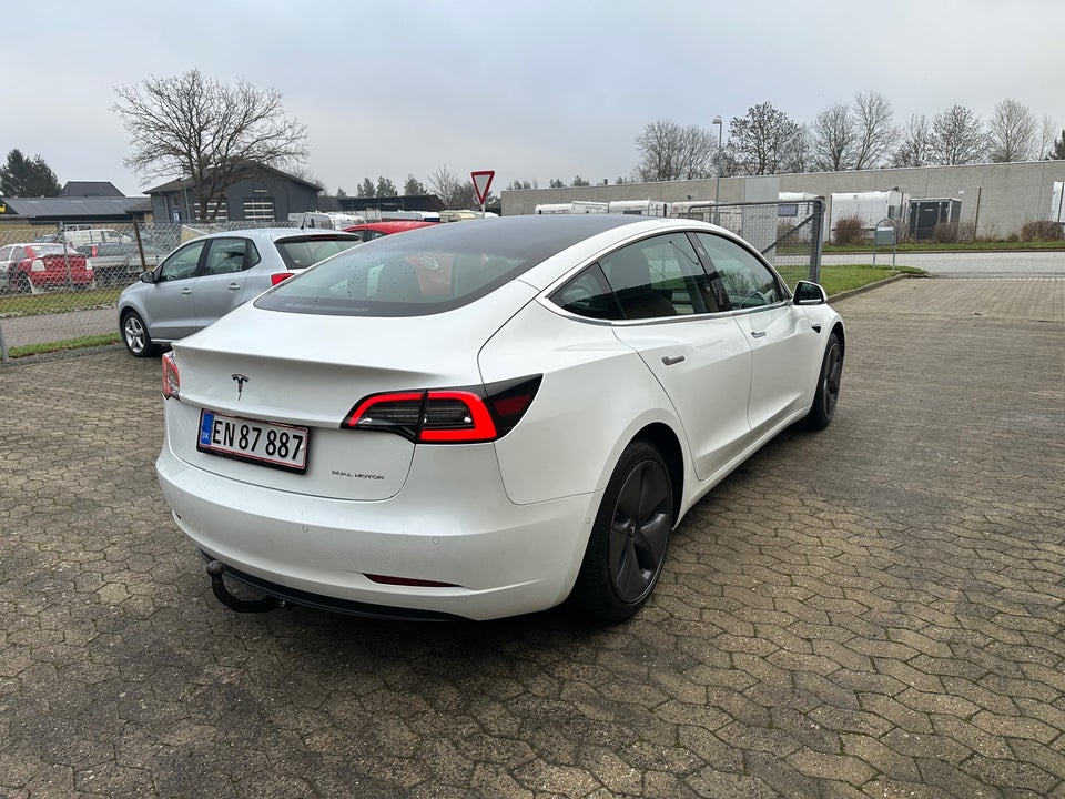 Tesla Model 3 Long Range AWD 4d