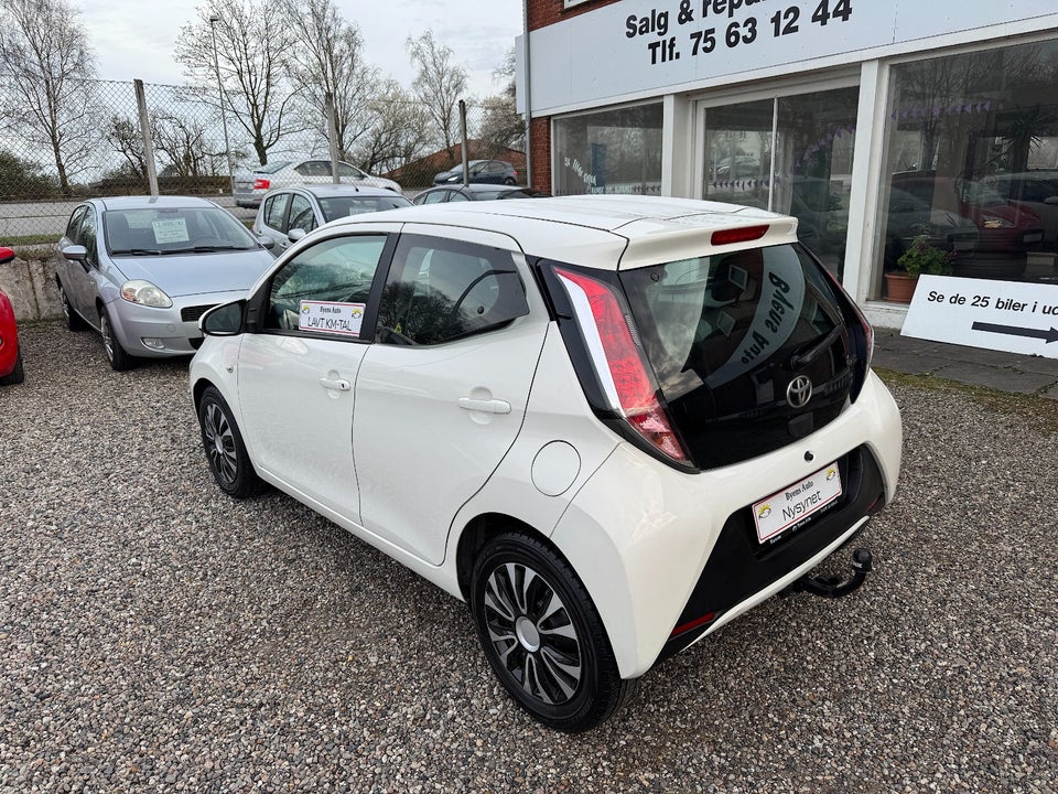 Toyota Aygo 1,0 VVT-i x-play 5d