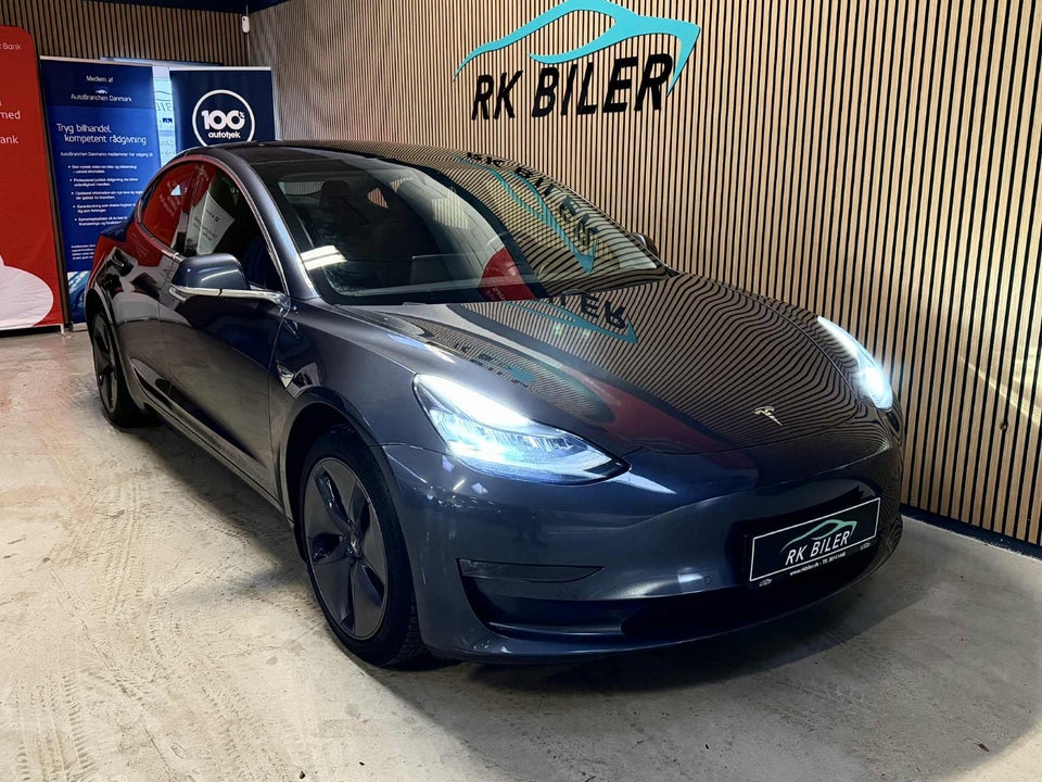 Tesla Model 3 Long Range AWD 4d