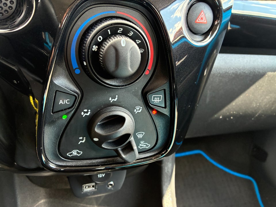 Toyota Aygo 1,0 VVT-i x-cite 5d