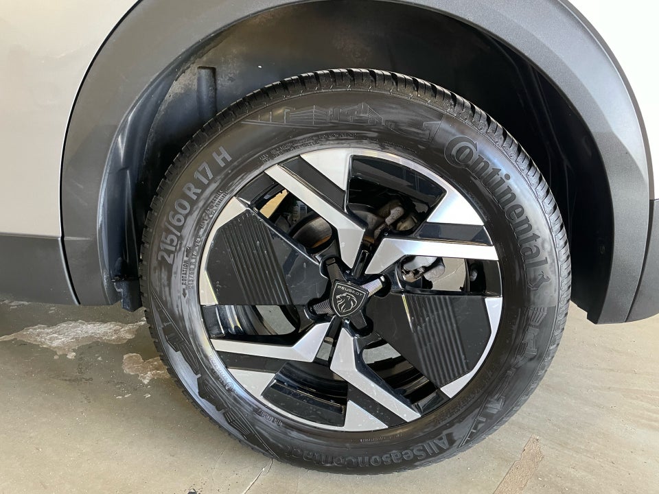 Peugeot 2008 1,2 PureTech 130 Allure EAT8 5d