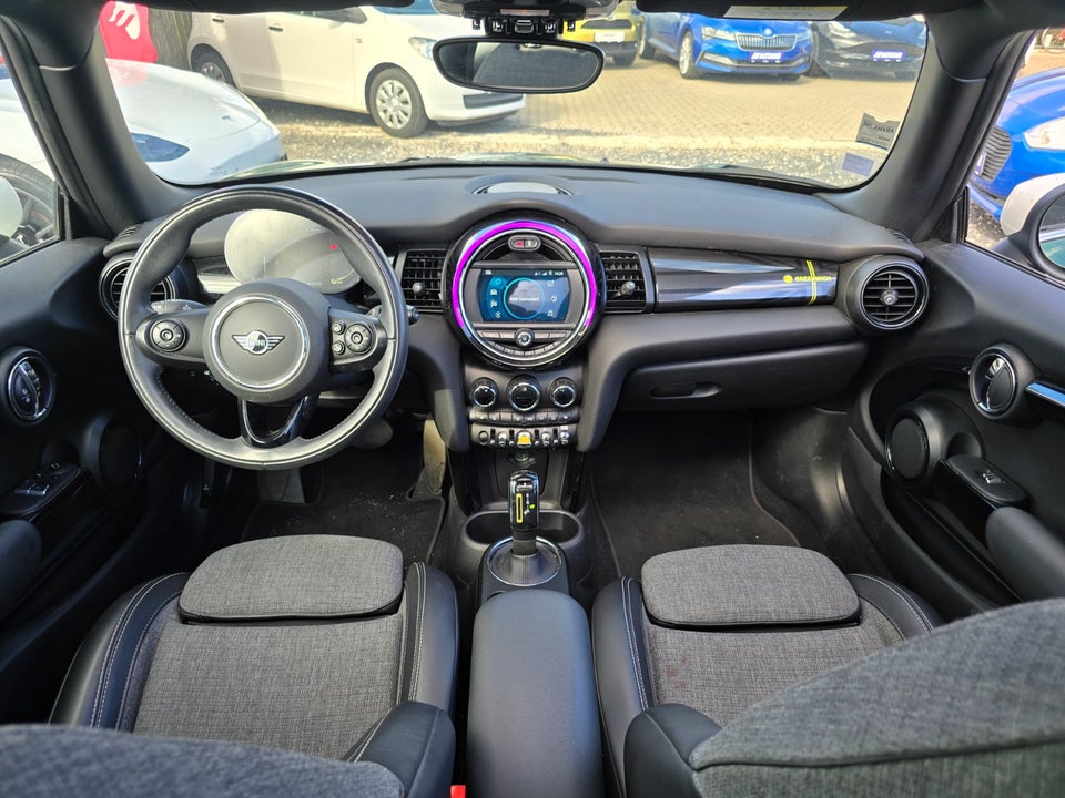 MINI Cooper SE Greenwich 3d
