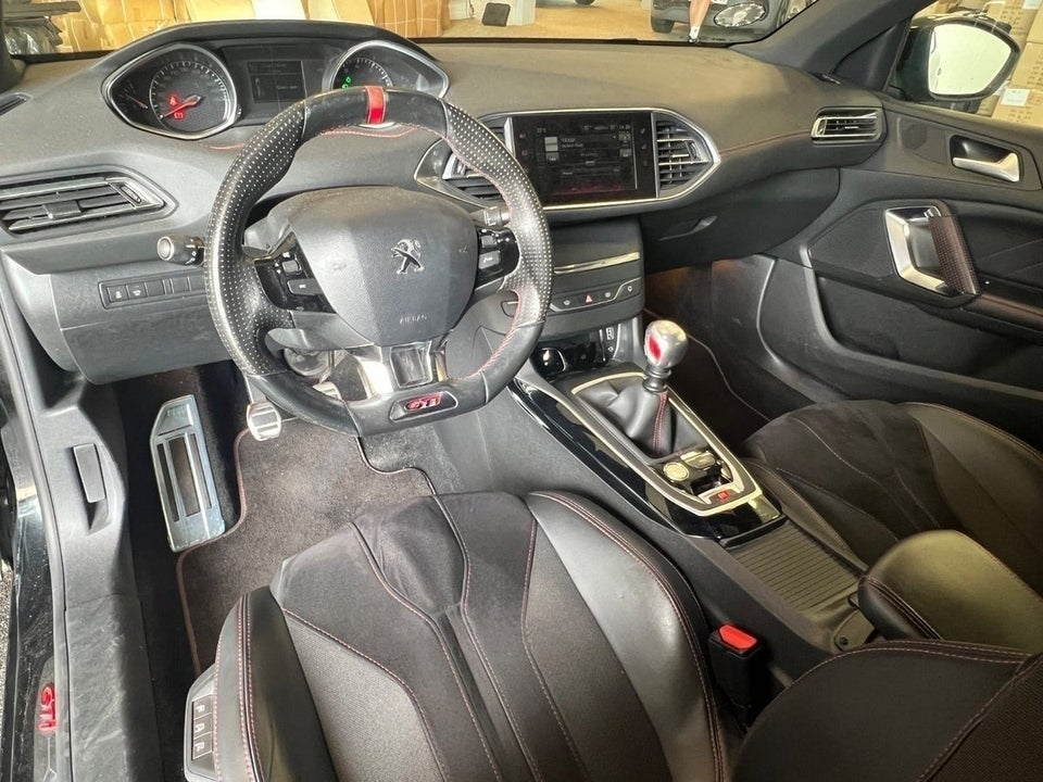 Peugeot 308 1,6 e-THP 270 GTi Performance Van 5d