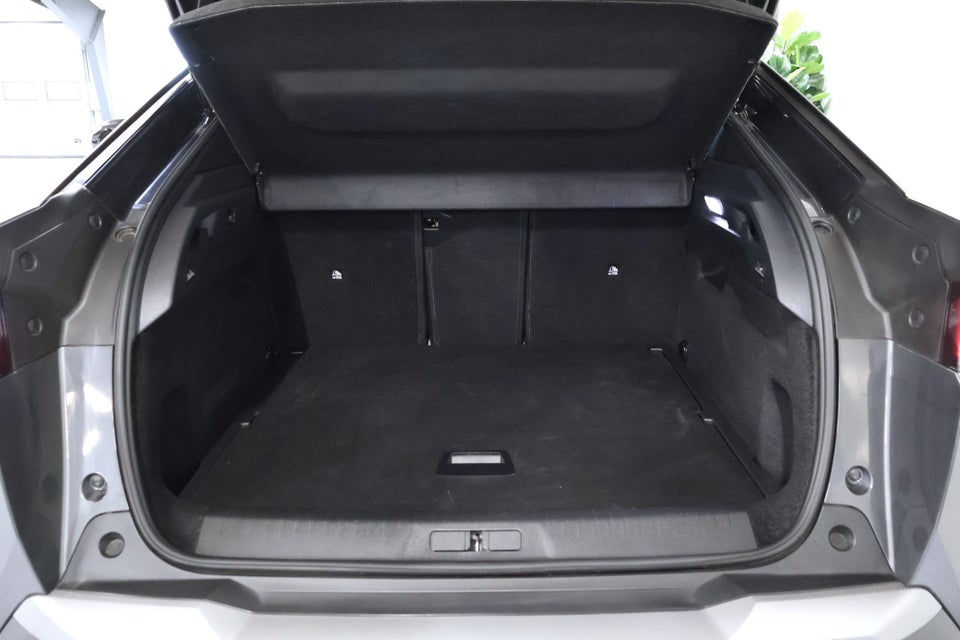 Peugeot e-3008 77 GT 5d