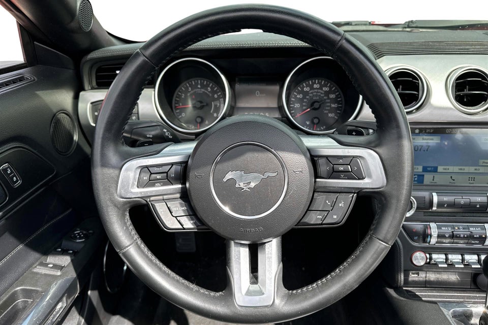 Ford Mustang 2,3 EcoBoost Convertible aut. 2d