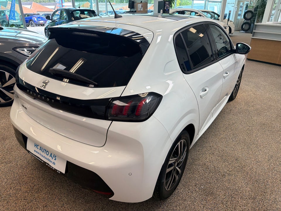 Peugeot 208 1,2 PureTech 100 Allure Sky 5d