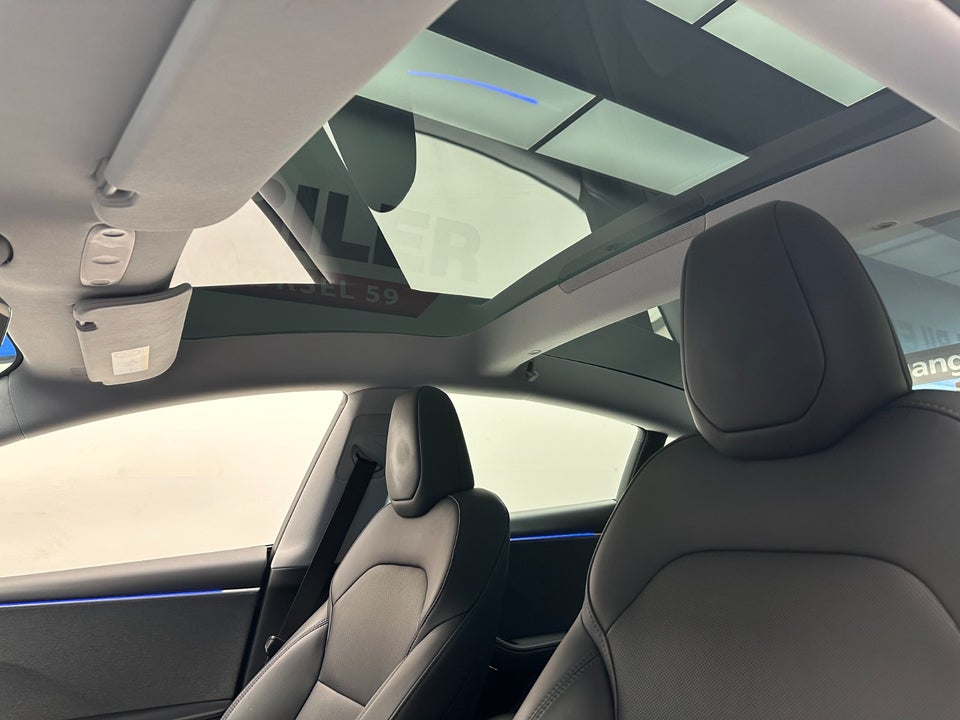 Tesla Model 3 RWD 4d