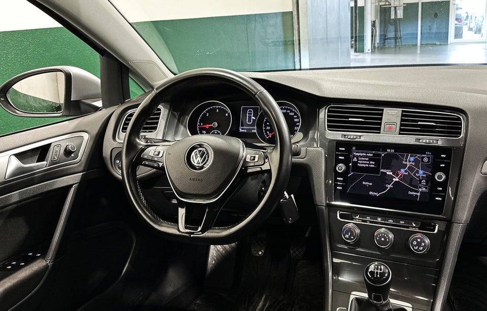 VW Golf VII 1,6 TDi 115 Trendline Variant 5d