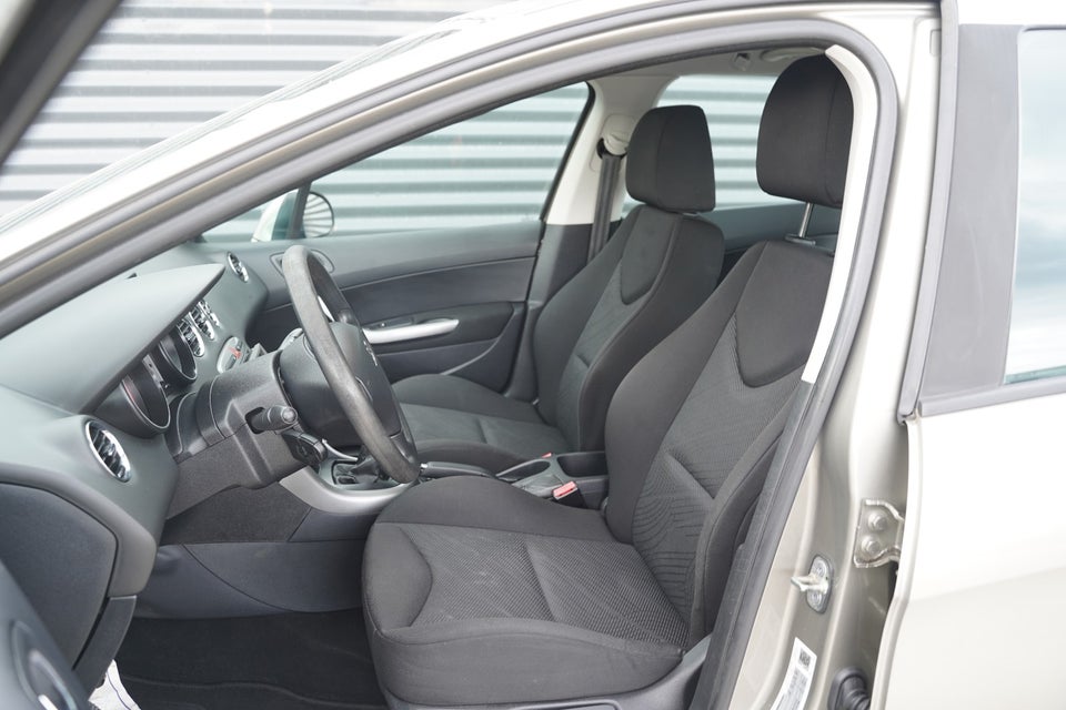Peugeot 308 1,6 HDi 92 Tour stc. 5d