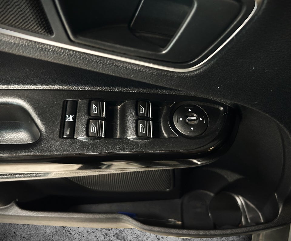 Ford B-MAX 1,0 SCTi 125 Titanium 5d