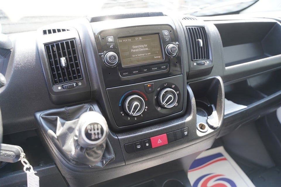 Peugeot Boxer 335 2,2 BlueHDi 140 L3H2 Premium