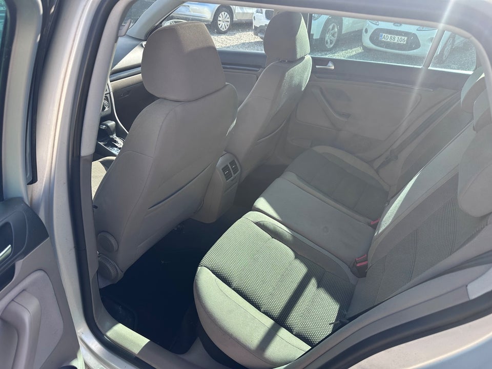 VW Golf VI 2,0 TDi 140 Highline Variant DSG 5d