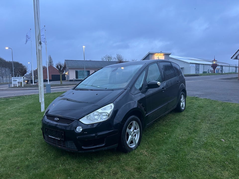Ford S-MAX 2,0 Titanium 7prs 5d