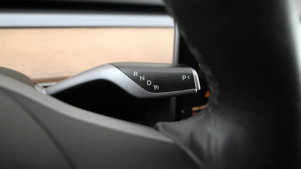 Tesla Model 3 Long Range AWD 4d