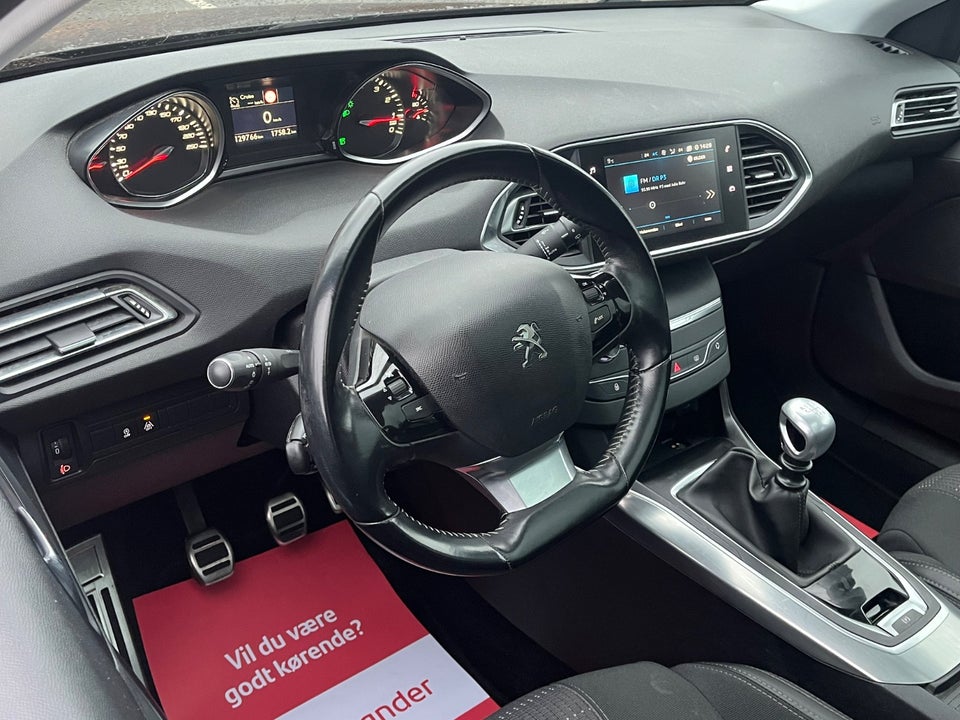 Peugeot 308 1,2 e-THP 130 Allure Sky SW 5d