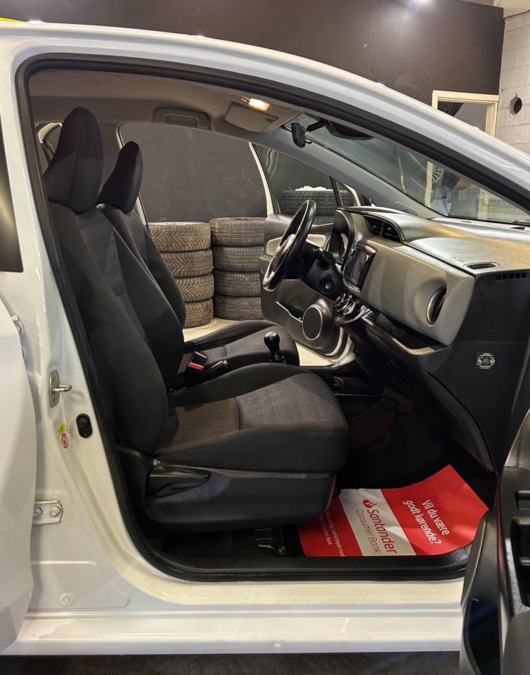 Toyota Yaris 1,0 VVT-i T2 Komfort 5d