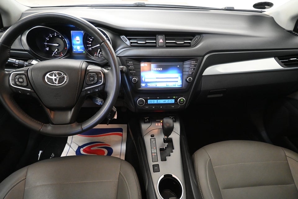 Toyota Avensis 1,8 VVT-i T2 Premium Touring Sports MDS 5d