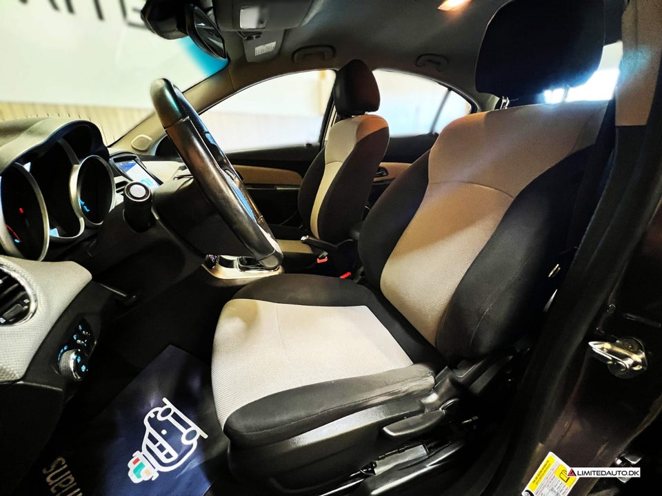 Chevrolet Cruze 2,0 VCDi 163 LS 4d