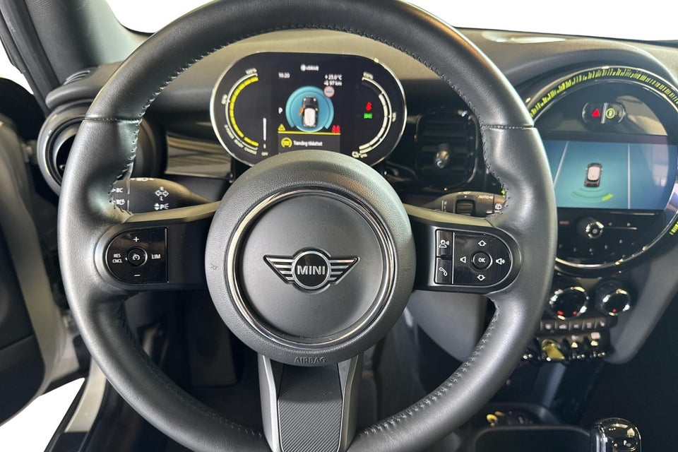 MINI Cooper SE Classic Trim 3d