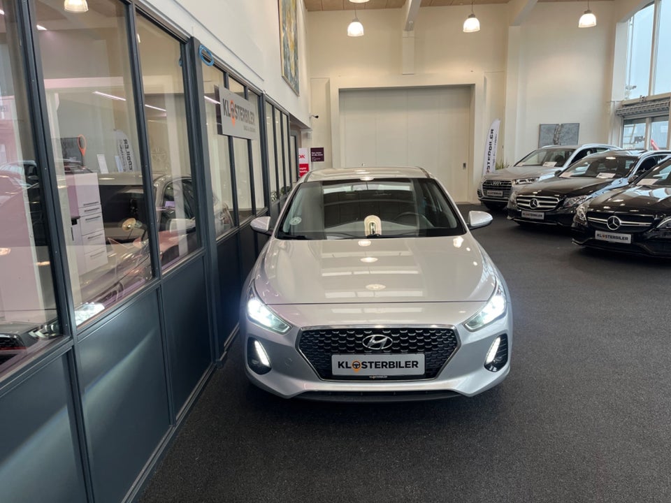 Hyundai i30 1,6 CRDi 110 Premium 5d