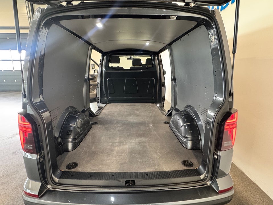 VW Transporter 2,0 TDi 150 Kassevogn DSG lang