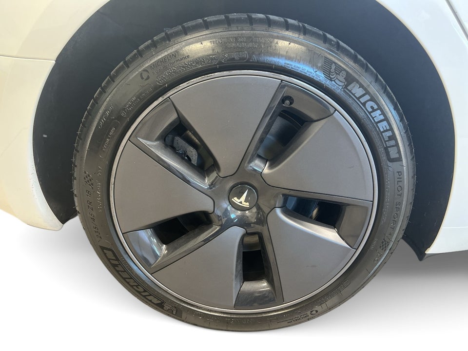 Tesla Model 3 RWD 4d