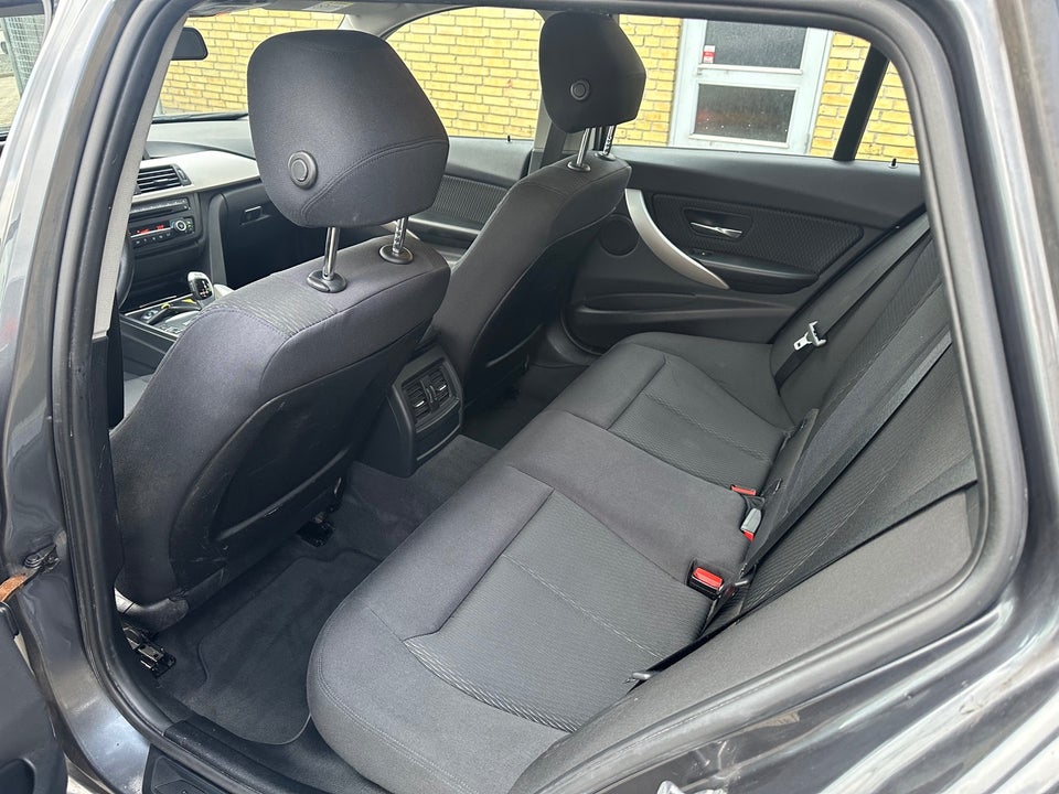 BMW 320d 2,0 Touring aut. 5d