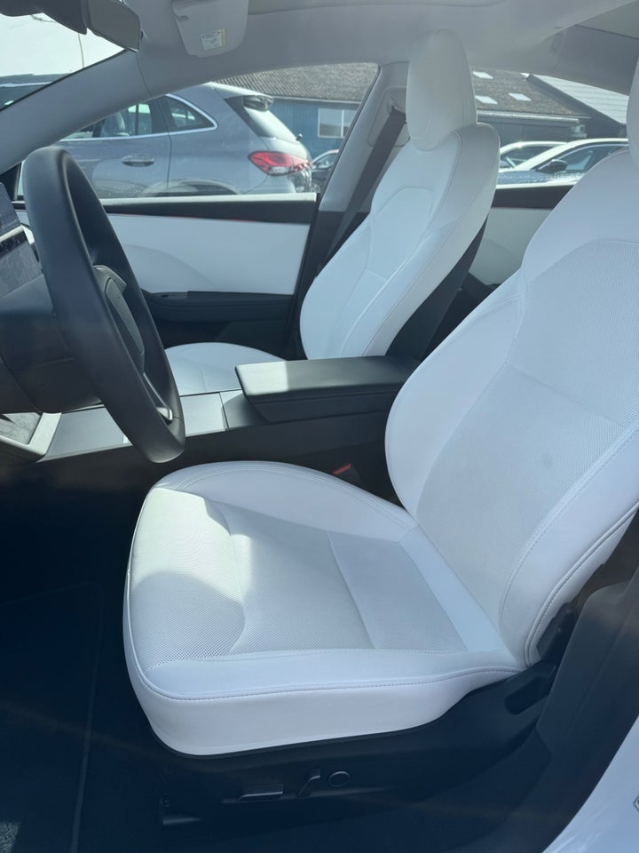 Tesla Model 3 RWD 4d