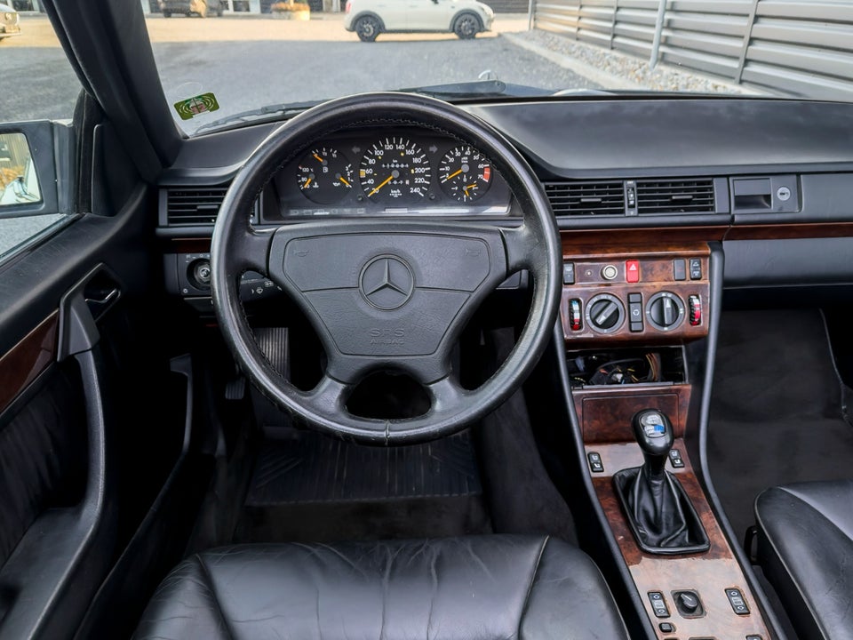 Mercedes E220 2,2 Cabriolet 2d