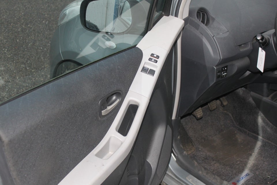 Toyota Yaris 1,3 Luna Sport 5d