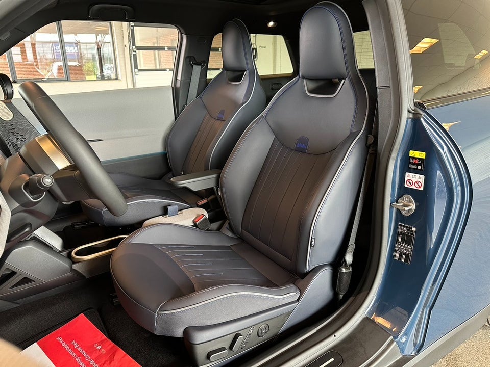 MINI Cooper SE Favoured Trim XL 3d