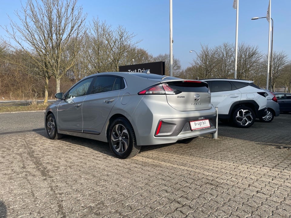 Hyundai Ioniq 40 EV Premium 5d