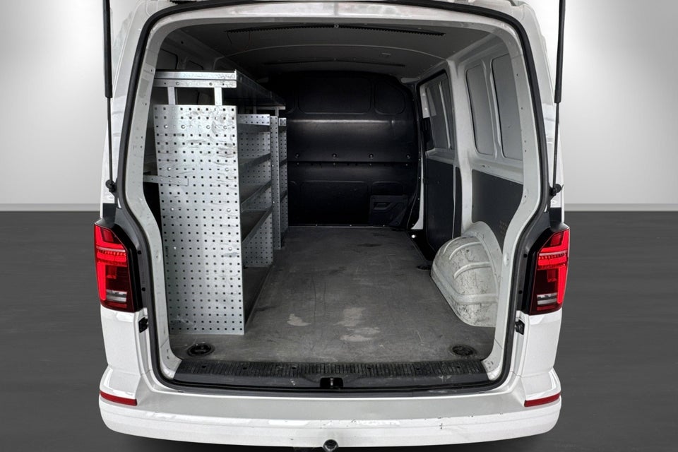 VW Transporter 2,0 TDi 199 Kassevogn DSG kort