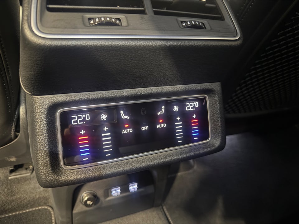 Audi e-tron 55 S-line Sportback quattro 5d